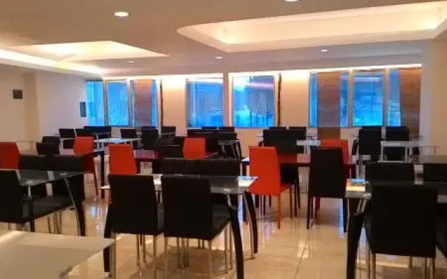 Hotel Setrasari Bandung – Business – Bandung