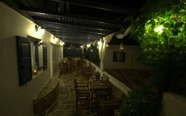 Aphrodite Hotel & Apartments