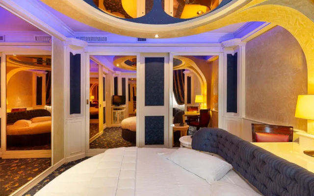 Dream Hotel