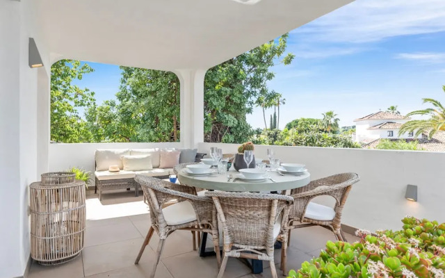 Relaxing Hideaway in Nueva Andaluc a Ref M57