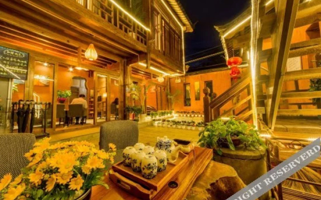 Yangguang Huashe Boutique Hostel