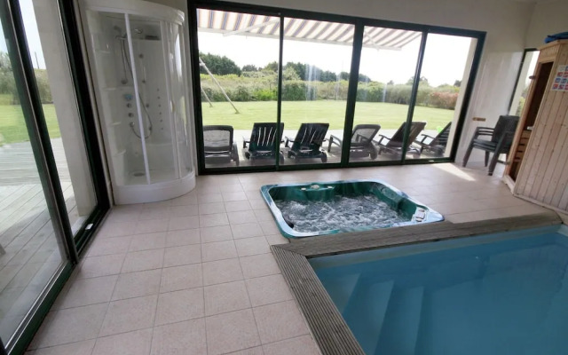 Scenic Villa in Moelan sur mer With Sauna