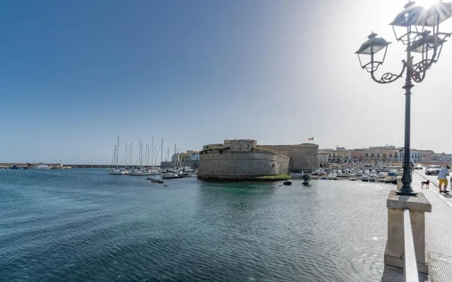 Beautiful Apartment in Matino With 1 Bedrooms
