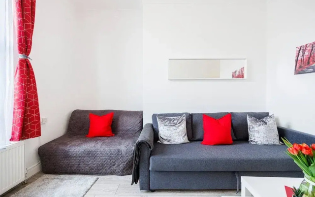 Kensington Charming and Bright Flat