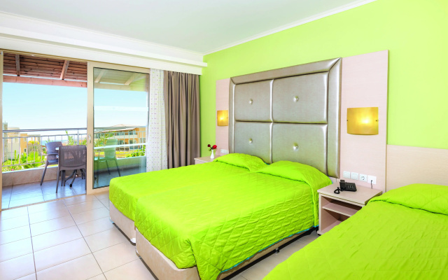 Grand Blue Beach Hotel