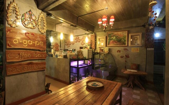 A-Ga-Pe Coffee Bar & Hostel