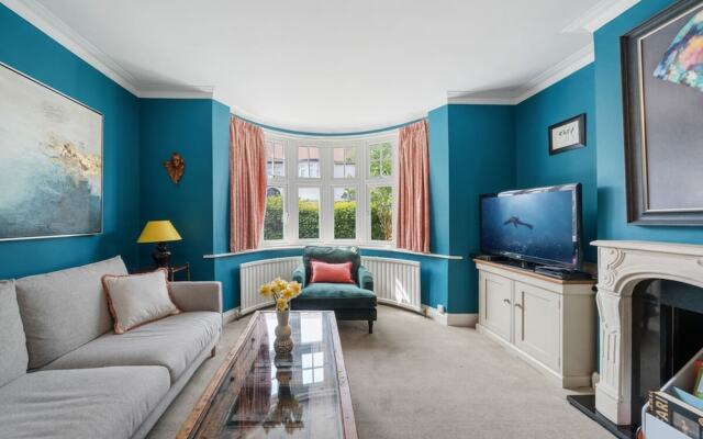 A Delightful 4-bedroom Home With a Private Garden