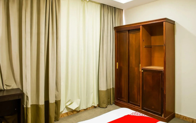 OYO 525 Rose Plaza 1