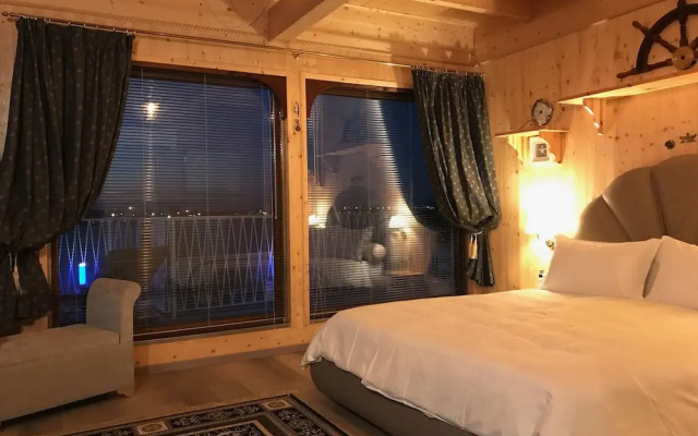 Oasis Golden Lagoon Chalet