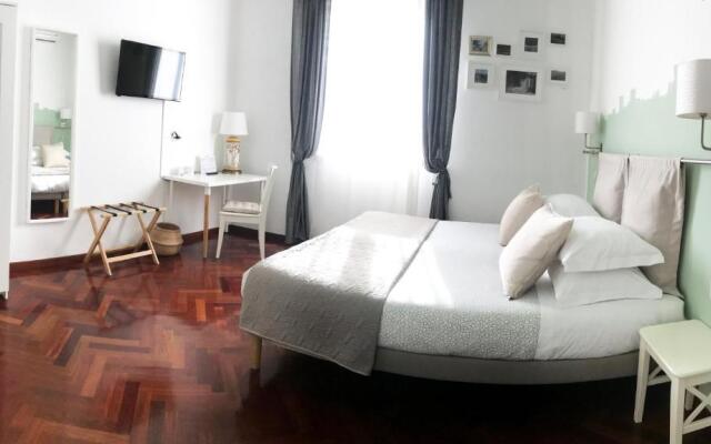 Laurus Sicilian Holiday