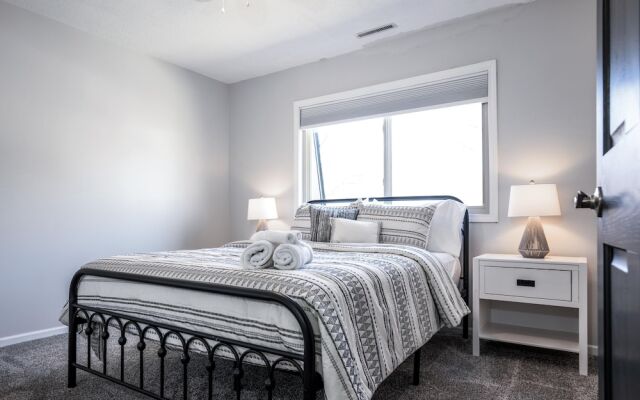 The Overbrook 2BR Pet-friendly Condo Lake Geneva