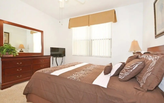 Pine Forest Chateau 5 Bedroom Home by RedAwning