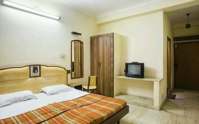 Vinayak Hotel