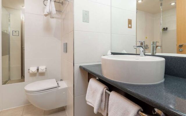 Holiday Inn Express Leigh - Sports Village