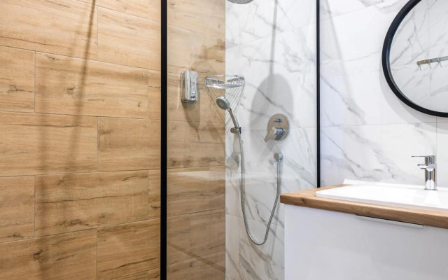 Modern studio apartment in the city of center