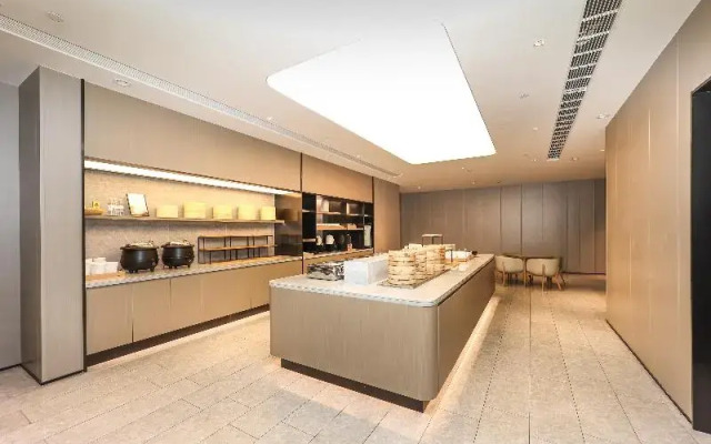 Ji Hotel (Shanghai Xujiahui Guanshengyuan Road)