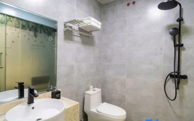 Weiya Boutique Hotel (Chaoyang Square 3rd Street 2nd Alley) – Bathroom – Nanning