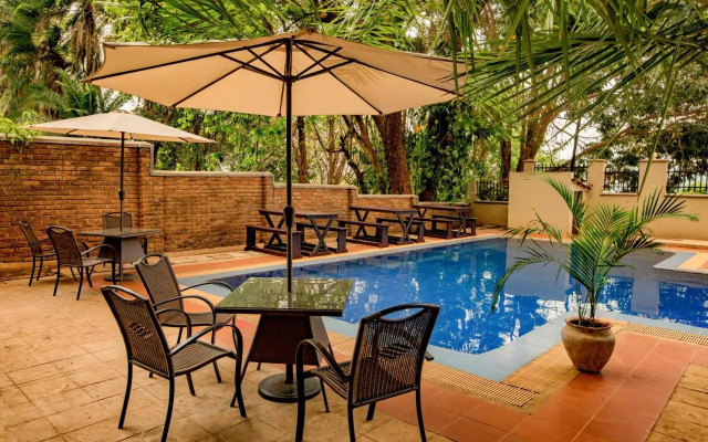 Serendib Suites & Conference Center