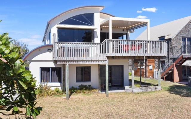 Tuhua Views - Waihi Beach Holiday Home