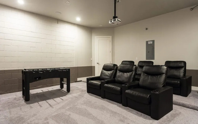 W216 - 5 Bedroom Luxury Villa Near Disney