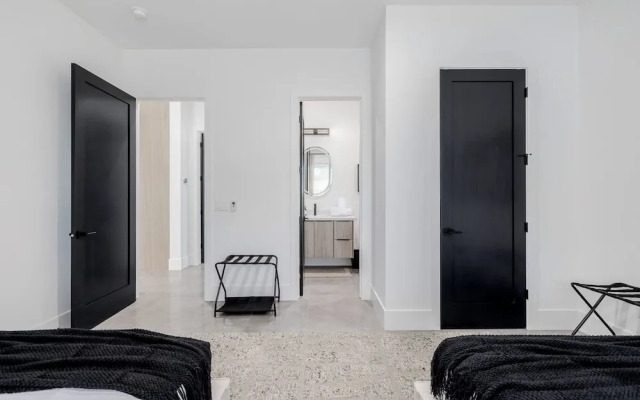 The Carlisle Experience 4 Showers Heated Pool