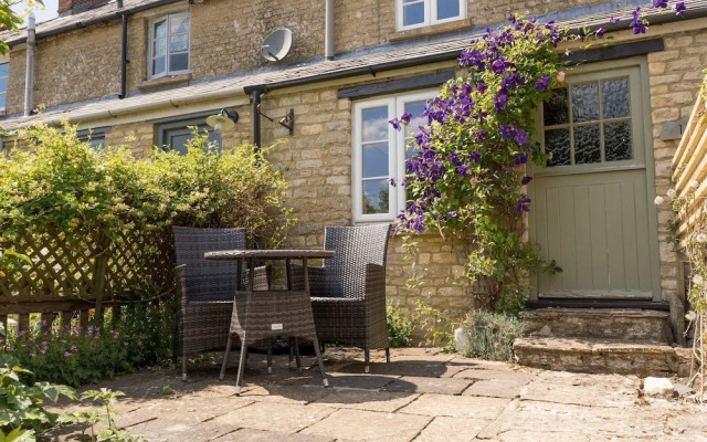 Stunning 2 Bed Cottage in Fordwells