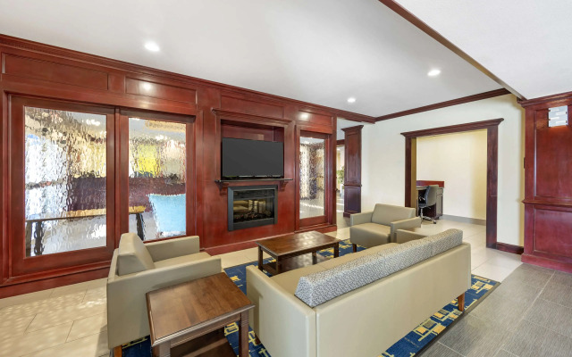 Best Western Plus Pratt