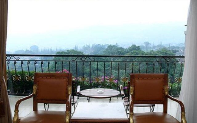 Seruni Hotel Gunung Salak