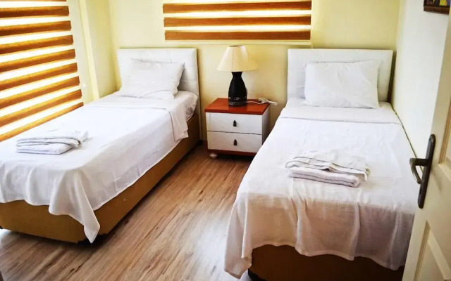 Apartment 3 Bedroom Lake View 4 by Likya Global
