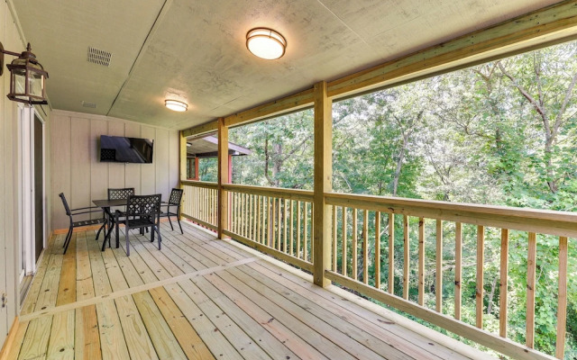 Serene Bella Vista Getaway Near Trails!