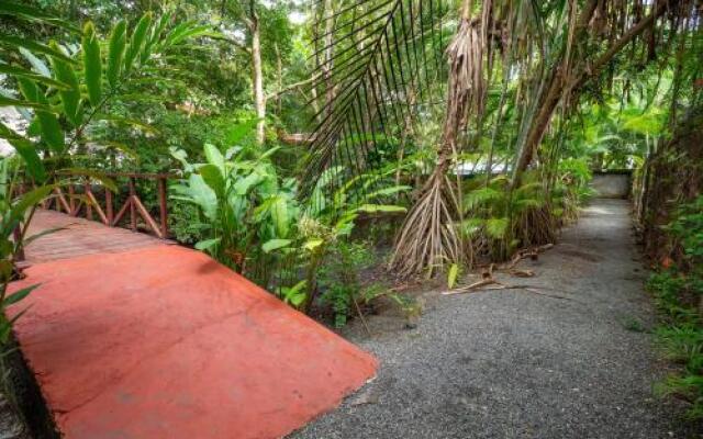 Luxury pool view beach access M16