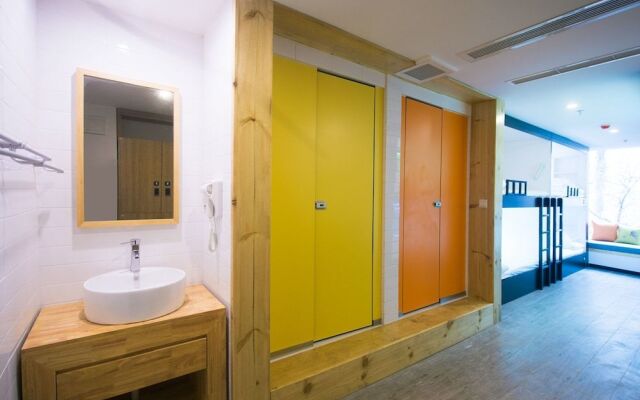 T&Q Hostel Broad and Narrow Alley Branch