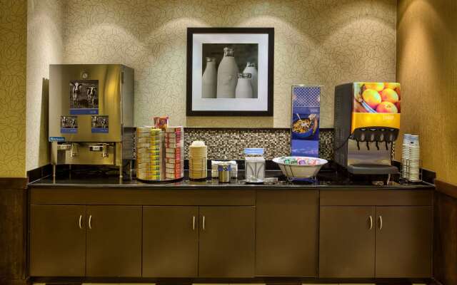 Hampton Inn & Suites Burlington, NC