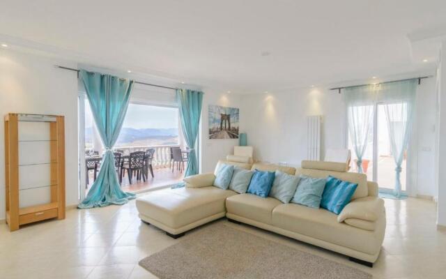 Villa Maria de Periana by Ruralidays