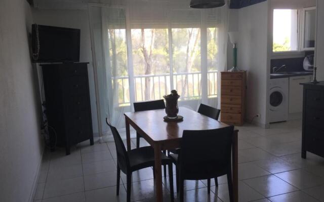 Beautiful Equipped Studio Near The Sea