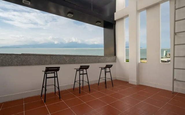 Brody Beach Hotel