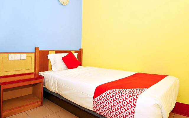 OYO 90052 Mandarin Inn