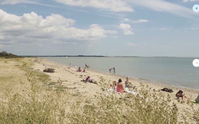 Seaview Caravan 2 Bedroom Sleeps 6 -wifi -smart Tv