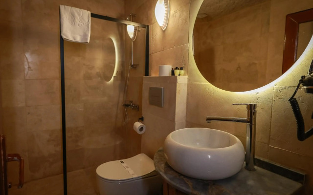 Cave Life Hotel