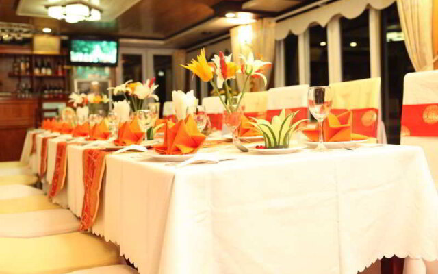 Halong Aurora Cruises