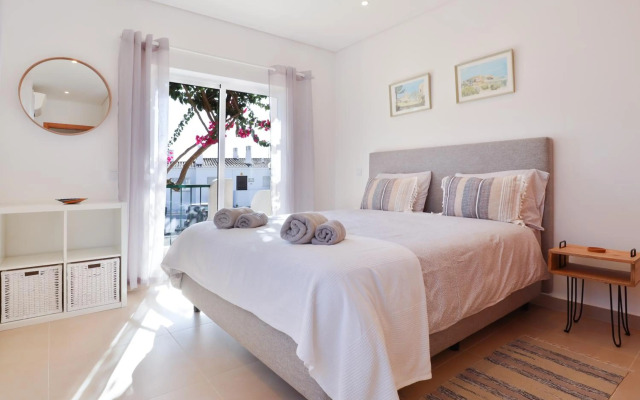 Casa Rujo - Waterside Village House