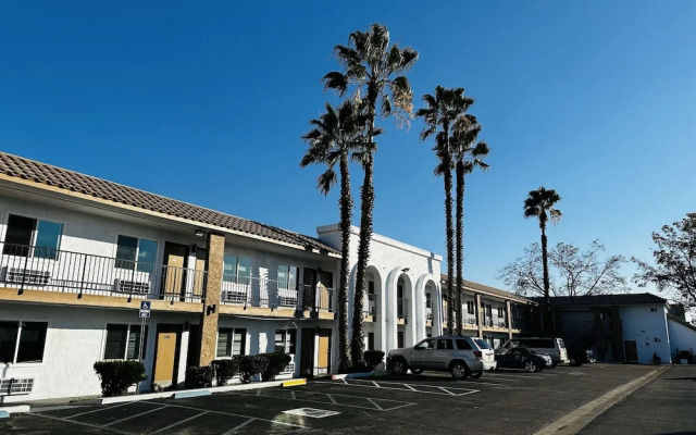 Casa Blanca Express & Suites Cypress Buena Park - Anaheim Area