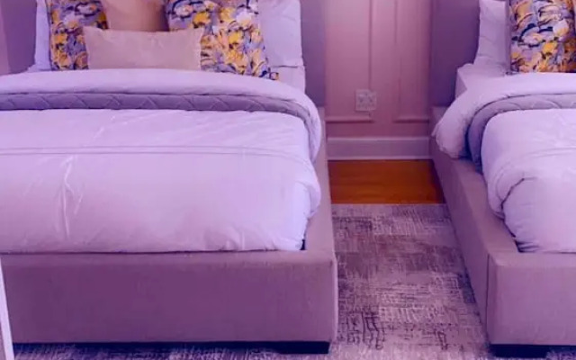 Or Tambo Airport Holiday Home