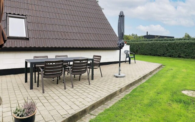 6 Person Holiday Home in Thyholm-by Traum