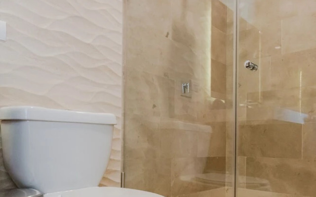 Location - 1 bdr - Rooftop Pool w Sea View - C408