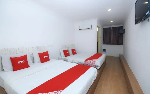 River Inn by OYO Rooms