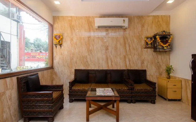 Nest Inn By OYO Rooms