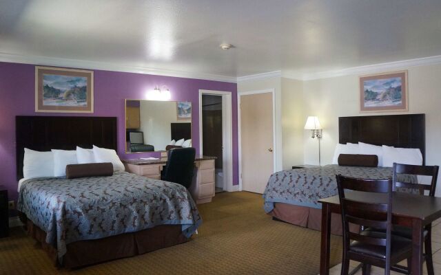 Rodeo Lodge
