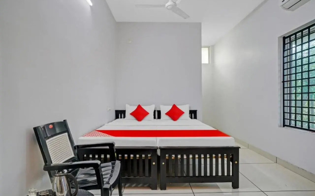 Oyo Flagship 808201 Hornbill Residency