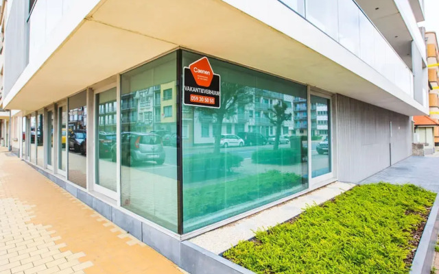 Central Stay Near Tram & Sea